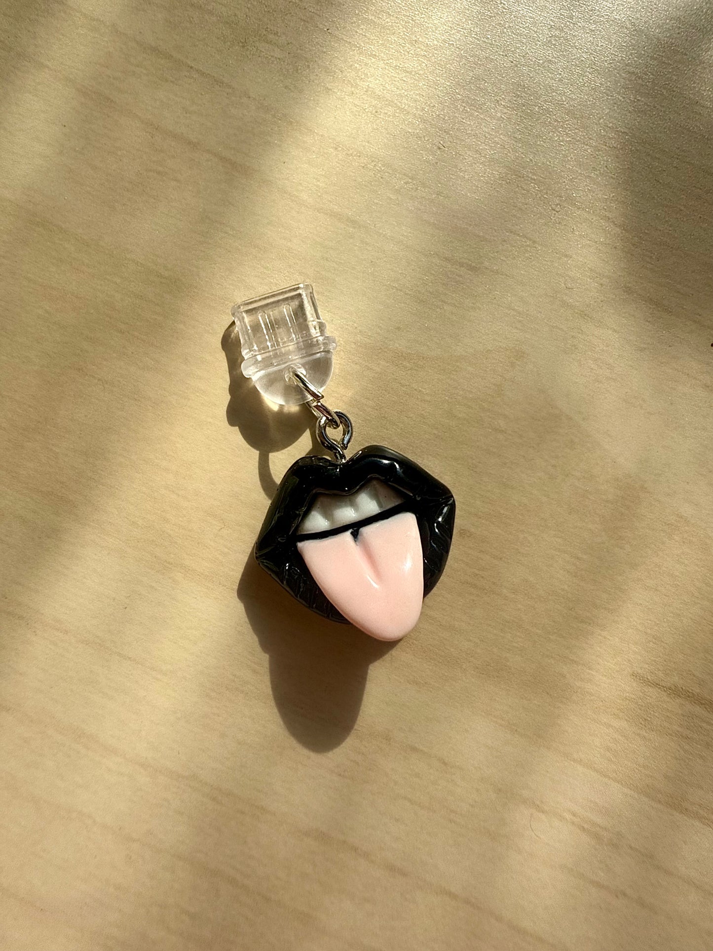 Mouth Kindle Charm