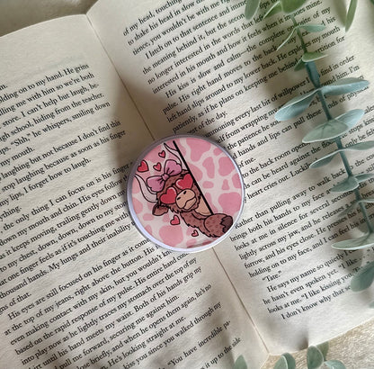 Highland cow magnetic kindle grip
